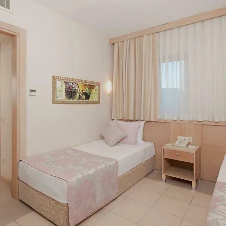 Garden Otel Side